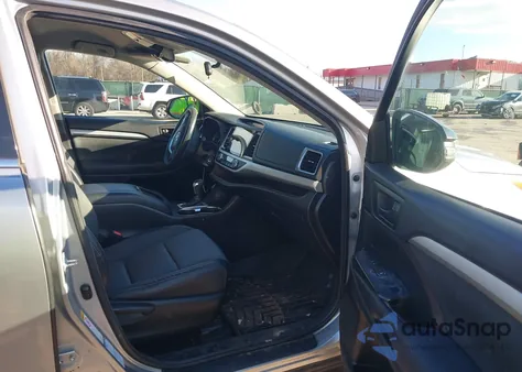 2016 Toyota Highlander Le Plus V6 from USA, damaged, VIN 5TDBKRFH2GS231817